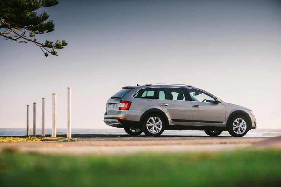  Skoda Octavia Scout 2015 года  (AU) (фото 17 из 30)